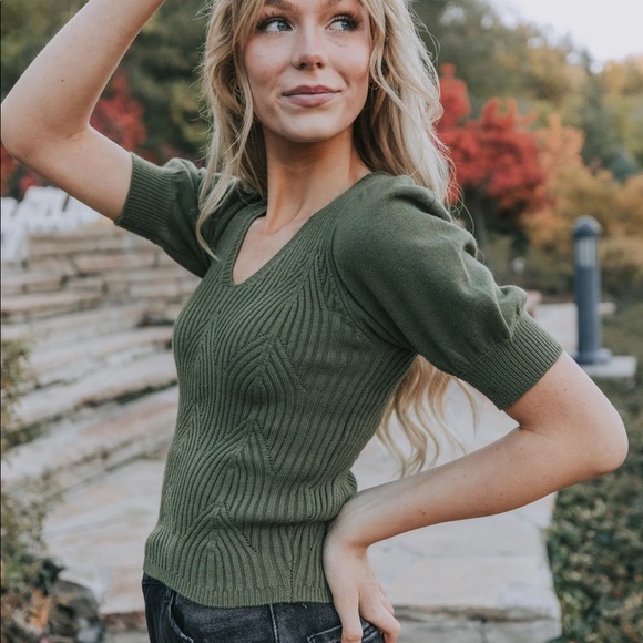 Brand New from One Loved Babe ~ Olive Green Blouse with Puffy Sleeves ~ Medium - Picture 3 of 8